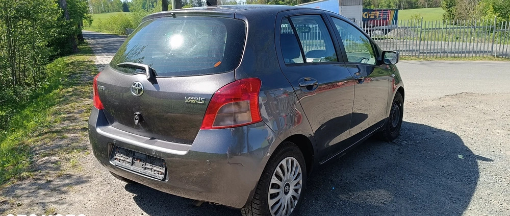 Toyota Yaris cena 14900 przebieg: 123000, rok produkcji 2007 z Góra małe 16